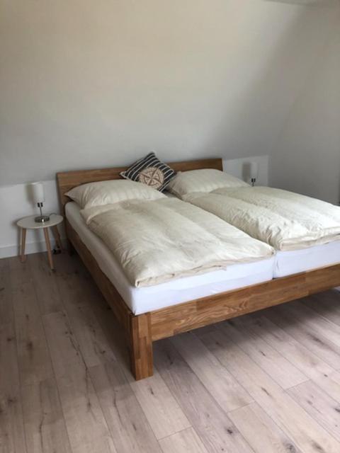 Die Graefin Auf Ruegen - Ferienappartements Parchtitz Zewnętrze zdjęcie